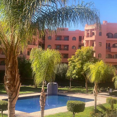 Un Moderne Chic Appartement Vue Sur Piscine Marraquexe Exterior foto